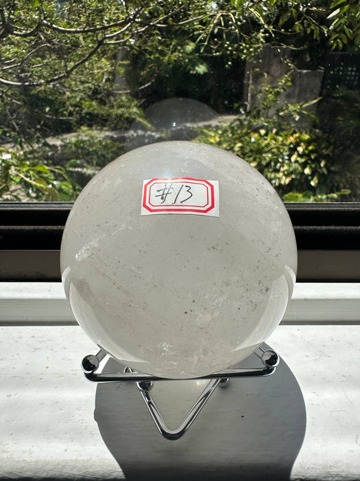 Suuri kirkas vuorikristallipallo sateenkaarisulkeumilla – 1,42 kg (#13)