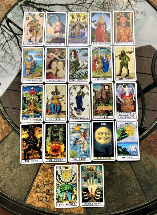 Schlangen- und Pfauen-Tarot in einer Dose – Erstausgabe mit Rändern – Libra Moon Inc. (Indie/Import) 