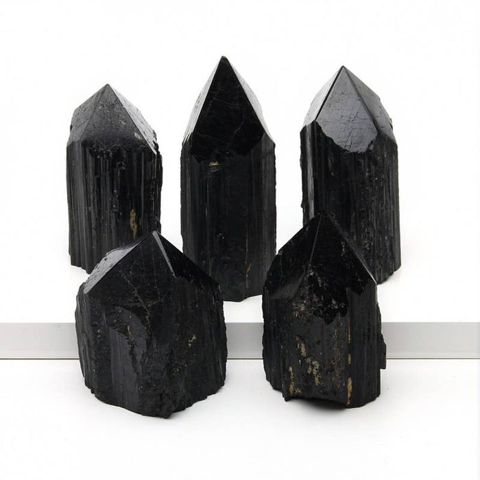 Puolikiillotettu musta turmaliinikärki