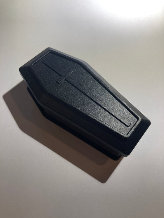 Arkun muotoinen pieni rasia