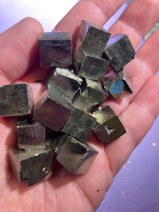 Pyriitti kuutio 1-2cm