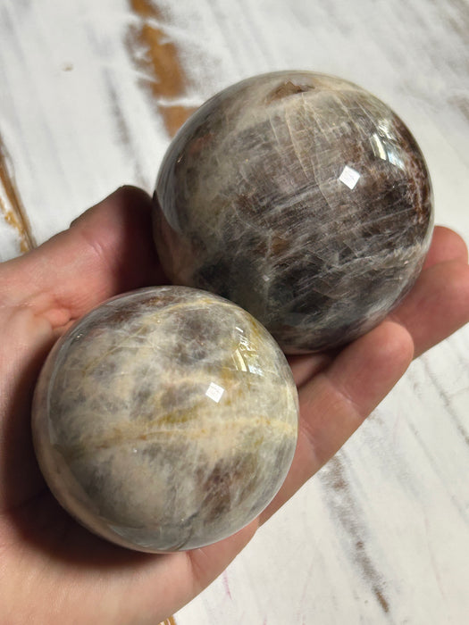 Kuukivi kristallipallo 4-7c