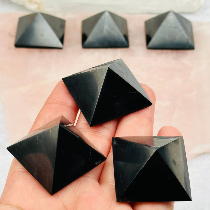Sungiitti pyramidi 4x4