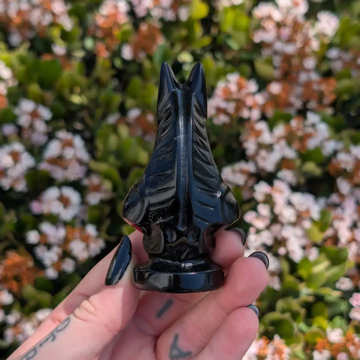 Obsidiaani Anubis veistos