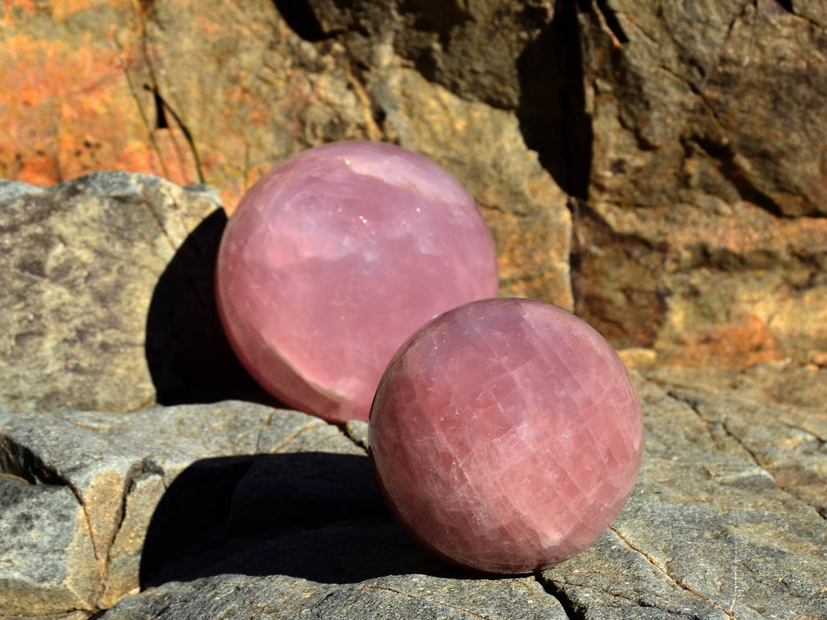 Ruusukvartsi-kristallipallo L- XL (halkaisija noin 70–110 mm) – Madagaskar