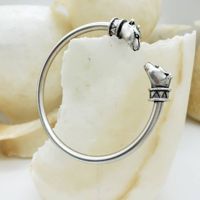 Egyptian cat bracelet, silver-colored