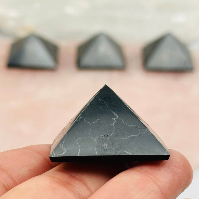 Sungiitti pyramidi 4x4
