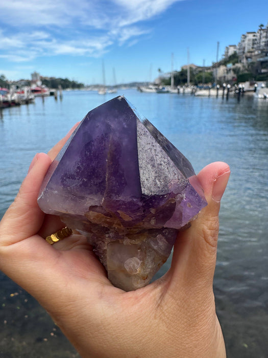 Brasilian ametistikärki – luonnollinen raakakide