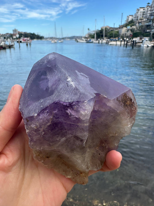 Brasilian ametistikärki – luonnollinen raakakide