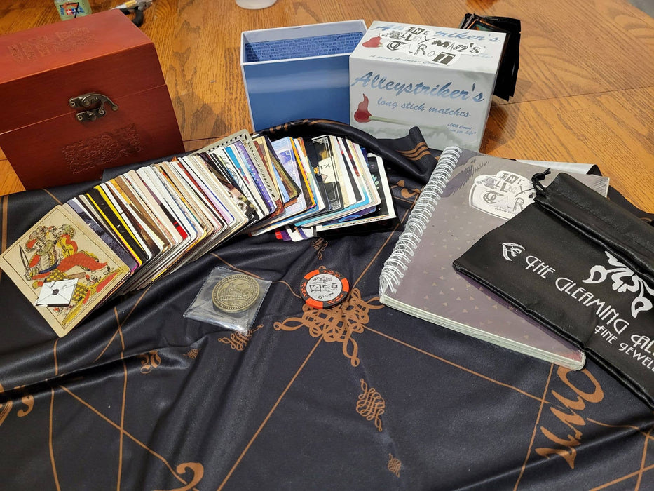 The Alleyman's Tarot + guidebook - Publishing Goblin