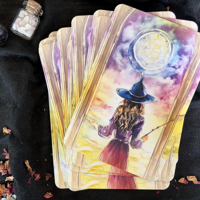 Witch Whispers Oracle, englanninkielinen oraakkelipakka ja kortteja