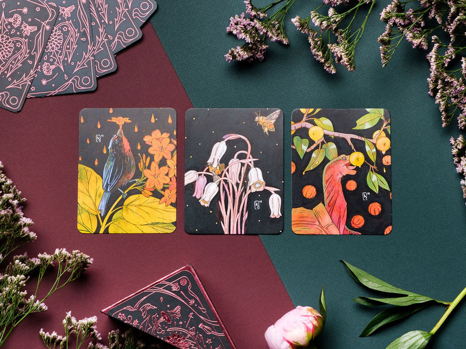 BOTANICA FULL BLOOM: The Tarot and Oracle Deck About the Language of Flowers - Kevin Jay Stanton