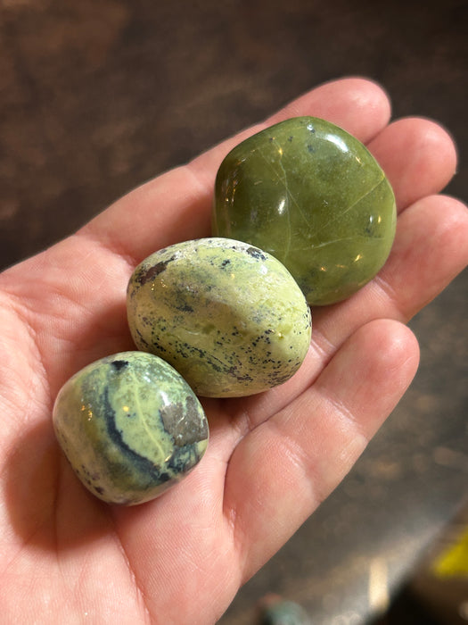 Serpentiini hiottu kivi 25–35 mm – Peru