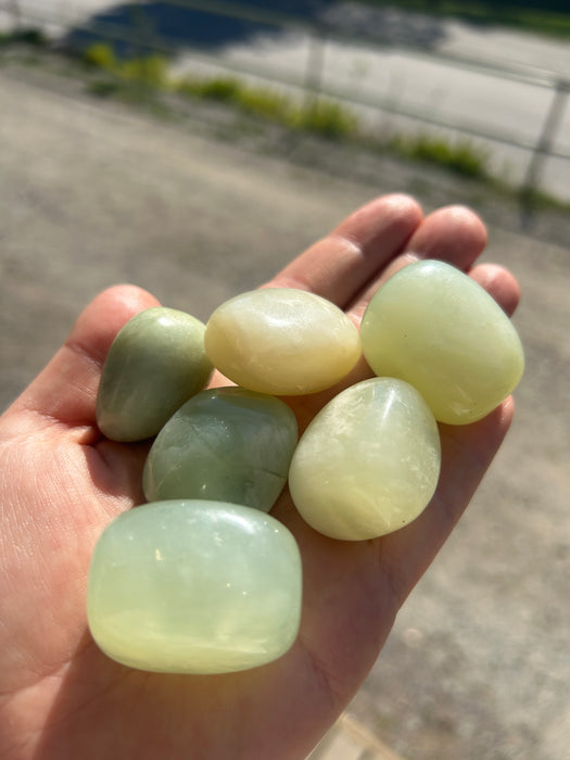 Green jade (polished) 3-4cm