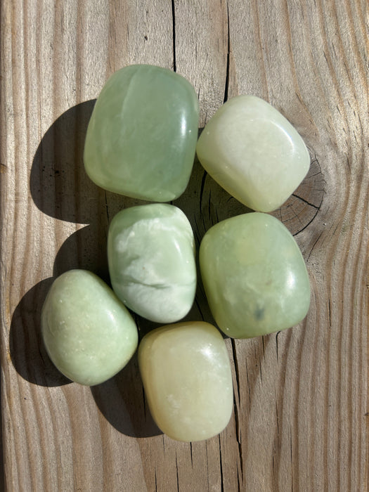 Green jade (polished) 3-4cm