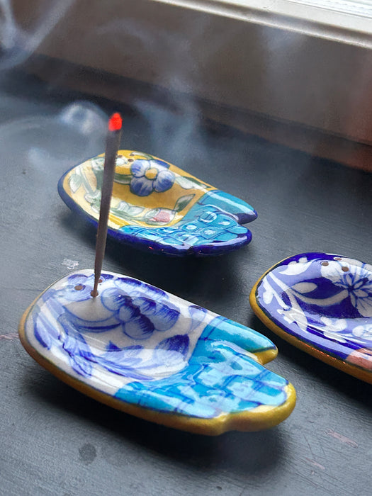 Käsintehty Hamsa suitsukeastia