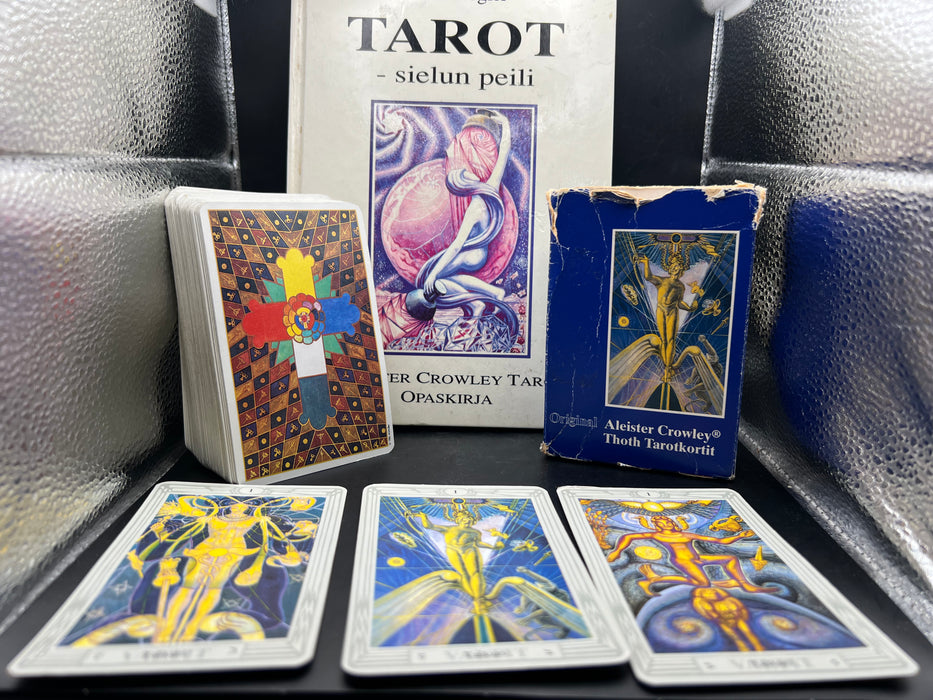 Thoth Tarot 3 Magus - Crowley Aleister  + Tarot sielun peili kirja (Preloved/Käytetty)