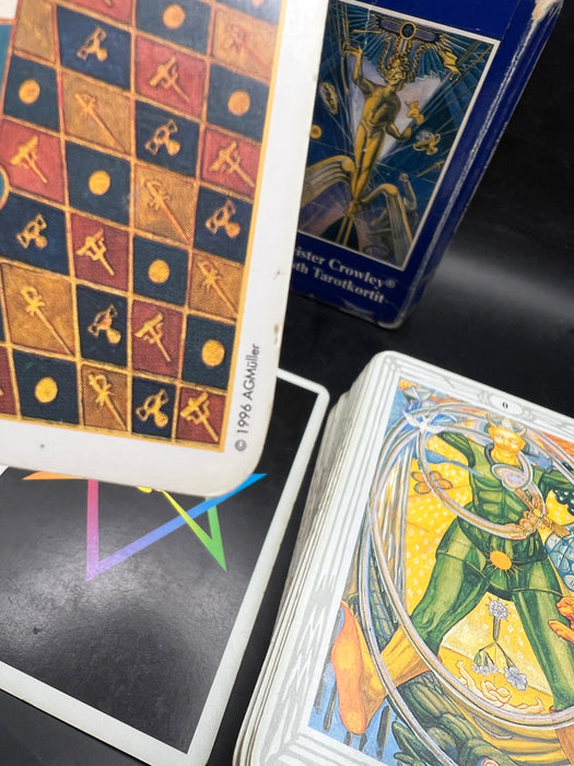 Thoth Tarot (Suomenkieliset )- Crowley Aleister  (Preloved Vintage 1996)