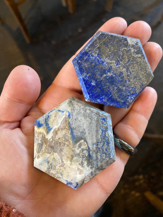 Lapislazuli flacher sechseckiger Palmstein 