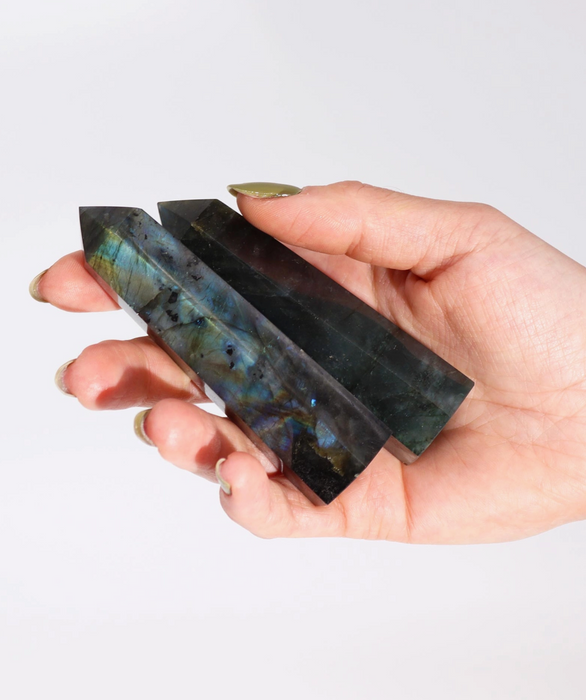 Labradorite obelisk approx. 8-9 cm