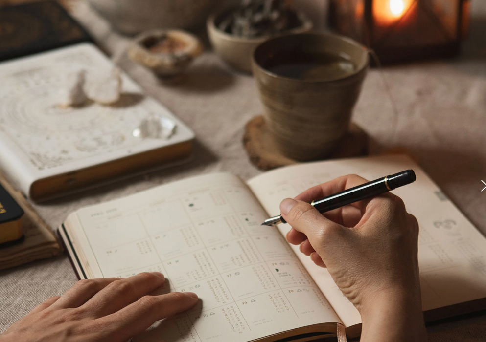 Astrological Planner 2026- White/Valkoinen - Magic of I