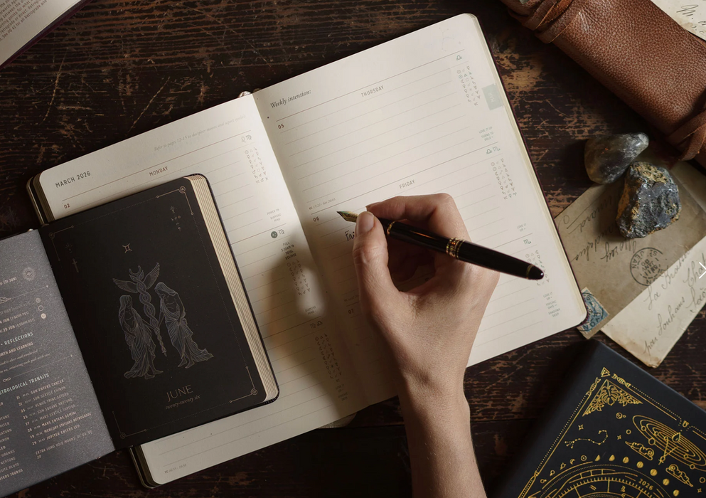 Astrological Planner 2026- White/Valkoinen - Magic of I