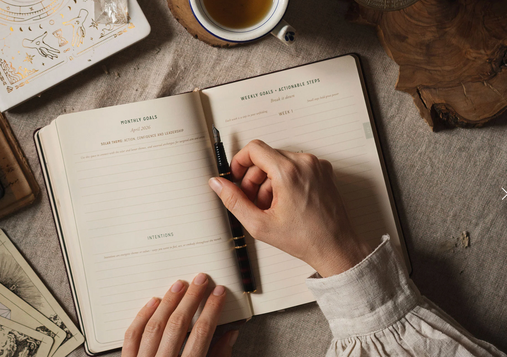 Astrological Planner 2026- White/Valkoinen - Magic of I