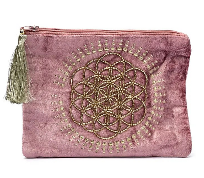 Kirjailtu samettipussi vetoketjulla n. 20x15cm