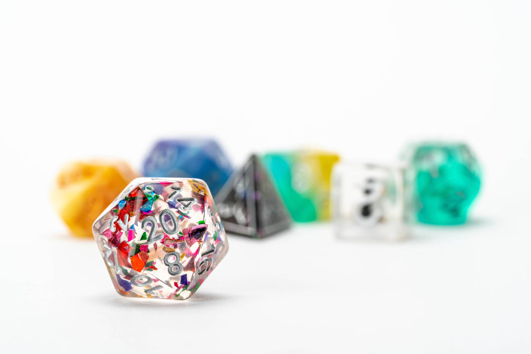 Misfit Resin Set: Adopt A Misfit - Yllätysnoppasetti - Fanroll