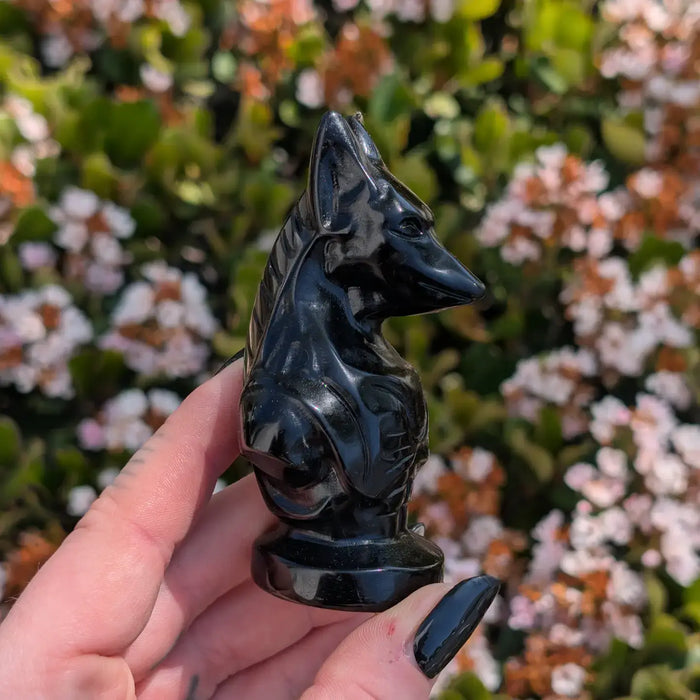 Obsidiaani Anubis veistos