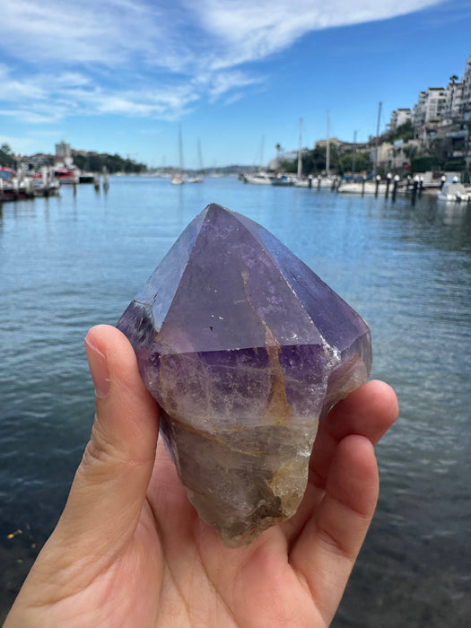 Brasilian ametistikärki – luonnollinen raakakide