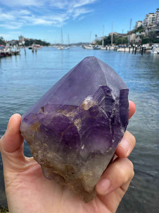 Brasilian ametistikärki – luonnollinen raakakide