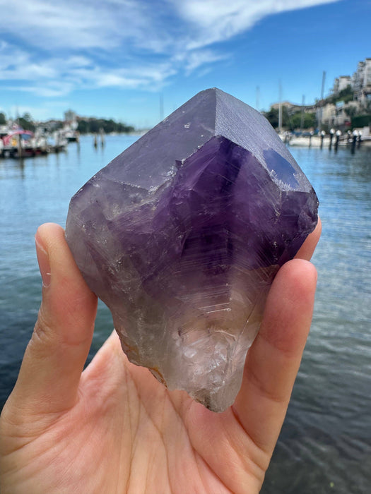 Brasilian ametistikärki – luonnollinen raakakide