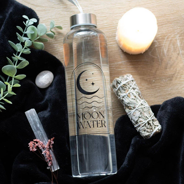 Moon Water - kuuvesi -lasipullo 550 ml