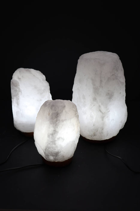 Himalajan suolalamppu, paino noin 1,5–3 kg (valkoinen)