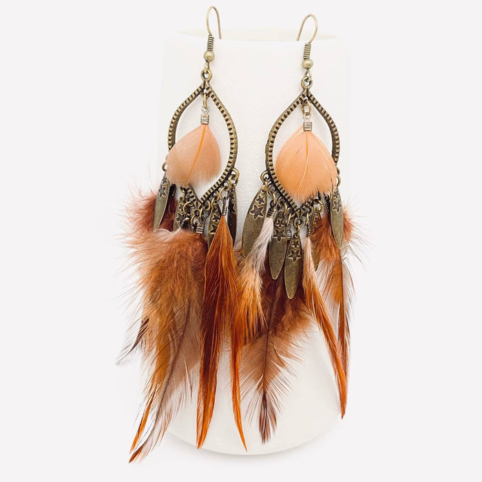 Boheemi sulka- ja metallitupsukorvakoru