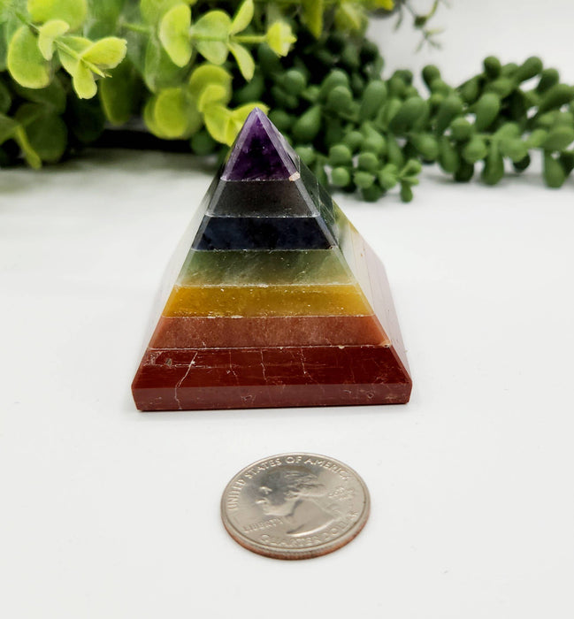 Chakra-Kristallpyramide Durchm. 5 cm