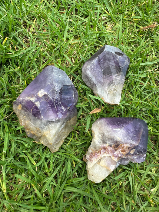 Brasilian ametistikärki – luonnollinen raakakide