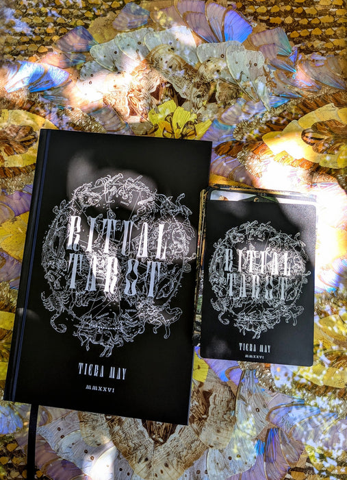 Ritual Tarot Deluxe – opaskirja ja pakkaus