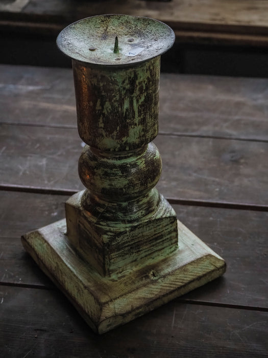 Kynttiläjalka puuta