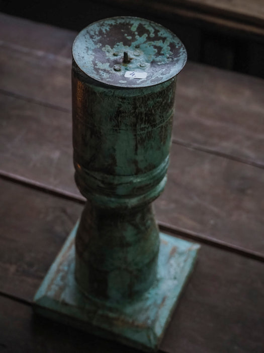 Kynttiläjalka puuta