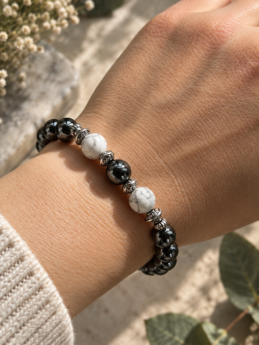 Empath Protection – Terahertsi, valkoinen howliitti ja hematiitti rannekoru 19 cm