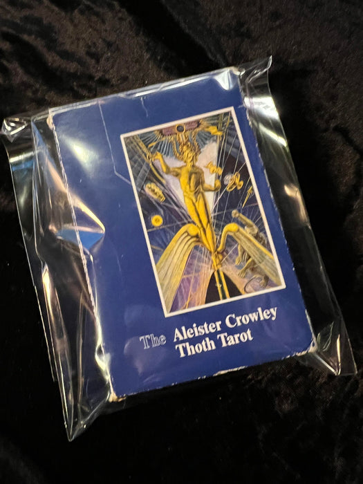 Thoth Tarot 3 Magus (suomenkielinen + kirja) - Crowley Aleister (Preloved/Käytetty)(VTG90, OOP)