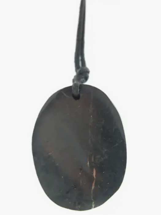 Ovaali Sungiitti-riipus (n. 5x3cm)