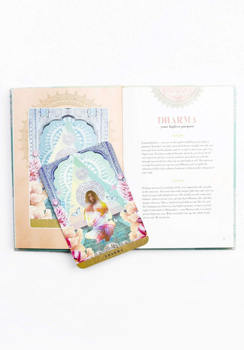 A Yogic Path Oracle Deck and Guidebook (Keepsake Box Set) - Danielle Noel & Sahara Rose - Tarotpuoti