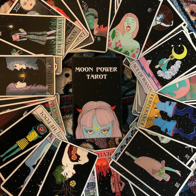 Moon Power Tarot 1st edition, gold edges - Charlie Quintero (indie ja Kickstarter)(preloved/käytetty)
