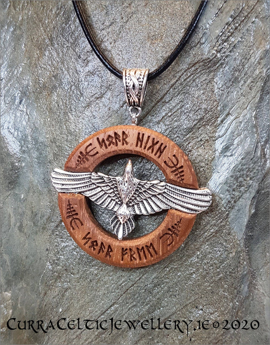 Korppi riipus "Soar high, Soar Free" - Curra Celtic Jewellery