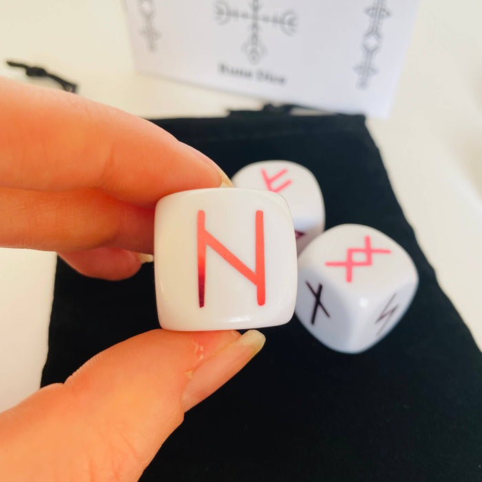 Divination Dice Riimunopat, metallipinkki