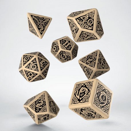 Celtic 3D Revised Beige & black Dice Set - Q workshop - Tarotpuoti