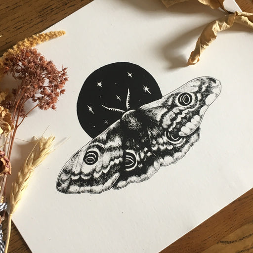 Emperor Moth taideprintti - Tenderheart Studio - Tarotpuoti